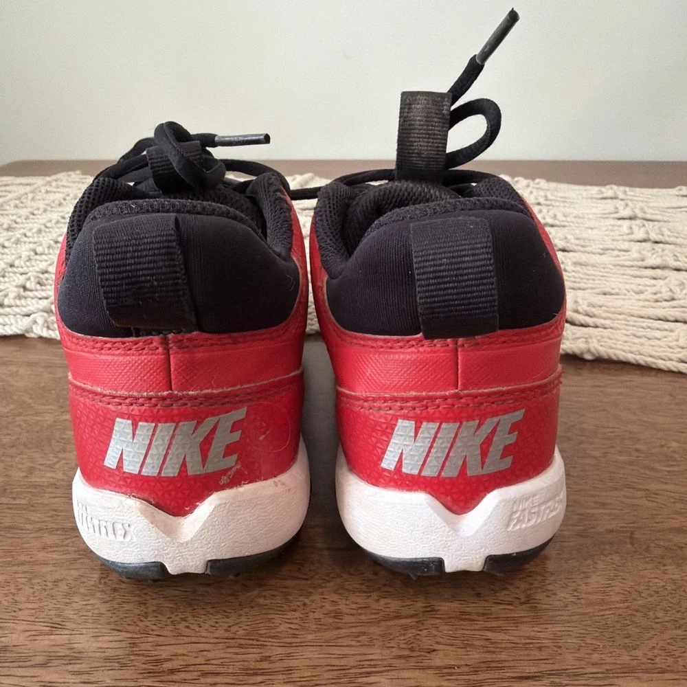 NIKE Alpha Menace Shark Boy's Size 3.5 Red Football Cleats Shoes FQ4012-600